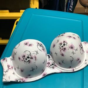 Torrid white with skulls & purple flowers strapless bra A000